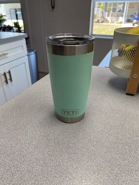 Yeti Mint Green Stainless Rambler Tumbler with Clear Lid